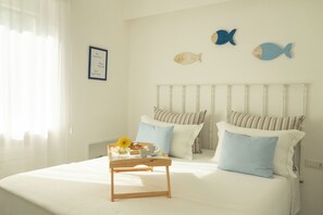 3 bedrooms, in-room safe, iron/ironing board, travel cot