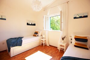 3 bedrooms, iron/ironing board, travel cot, free WiFi