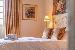 7 bedrooms, iron/ironing board, WiFi