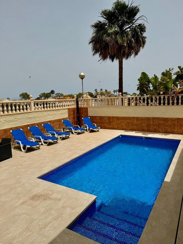 Pool - Villa with Private Pool and Large Underbuild (Gran Alacant)
