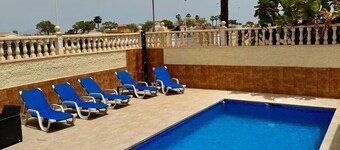 Villa with Private Pool and Large Underbuild