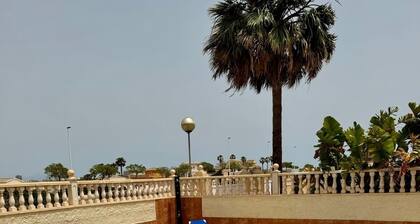 Villa avec piscine privée et grand Underbuild
