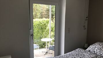 1 bedroom, in-room safe, desk, soundproofing