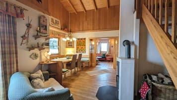 Smart TV, fireplace, DVD player, books