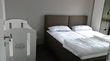 2 bedrooms, WiFi, bed sheets