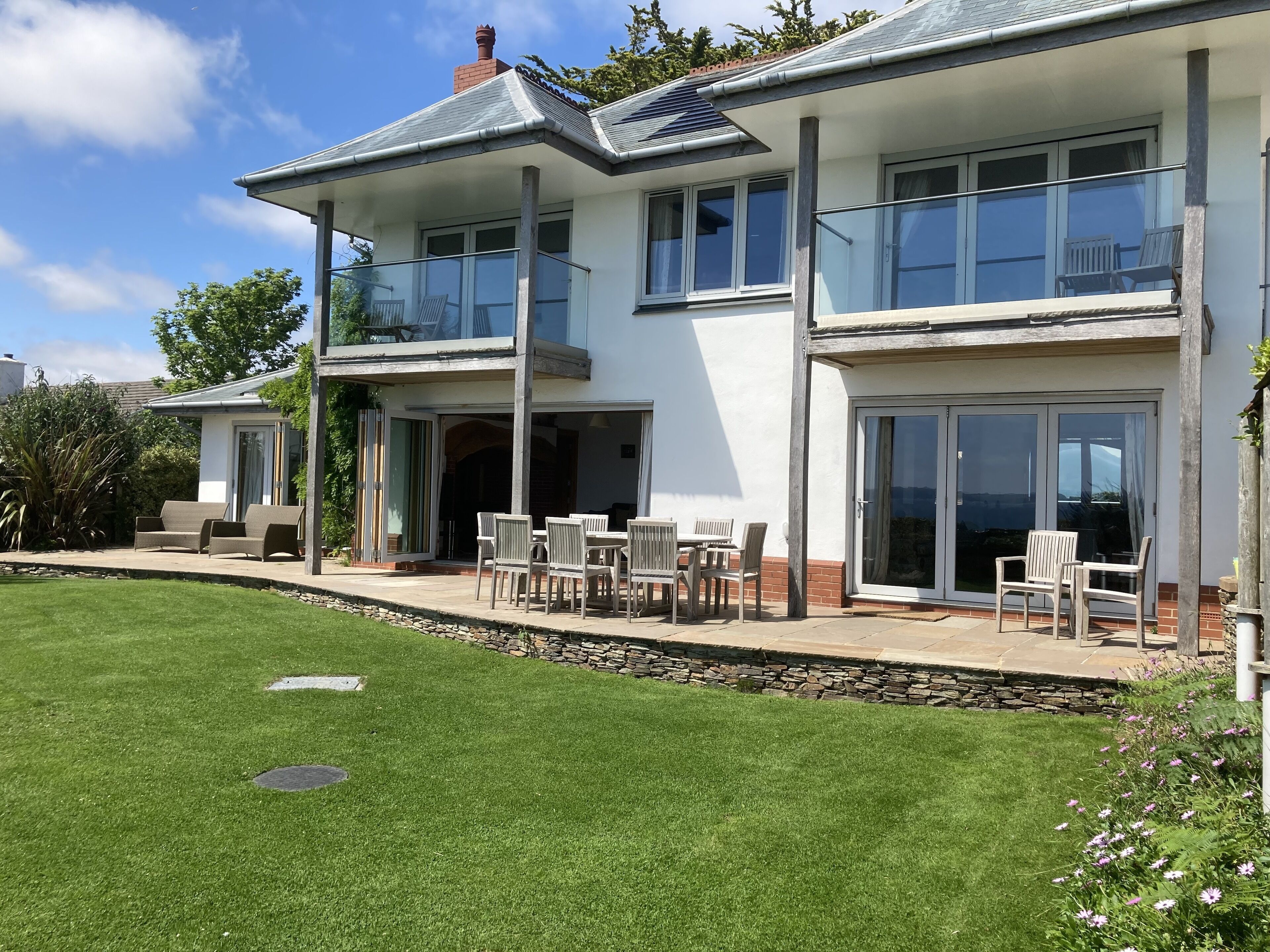 BayLodgeFalmouth: Beautiful, Luxury Beachfront Holiday Home In Falmouth, England
