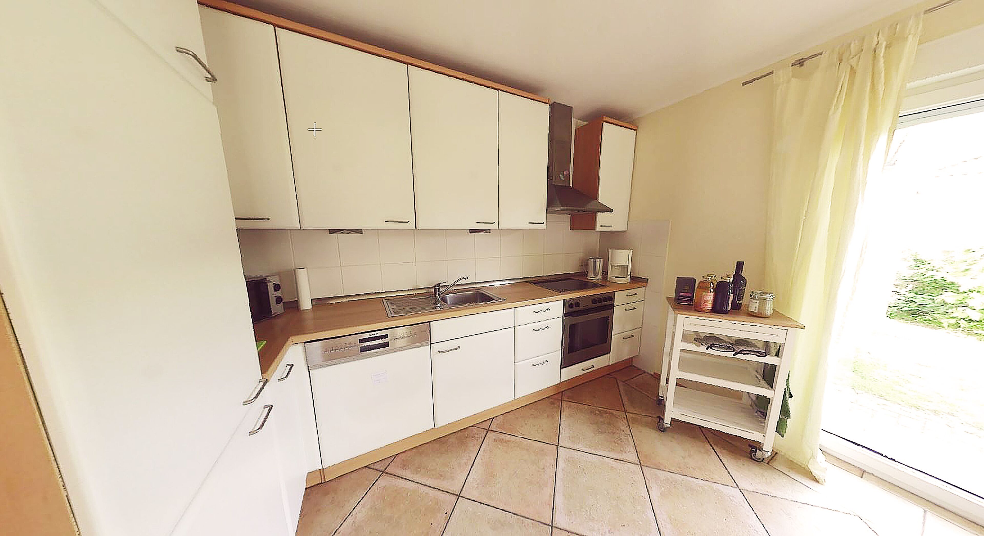 New, comfortable vacation home close to the beach