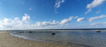 New, comfortable vacation home close to the beach