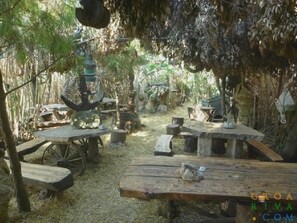 تناول الطعام بالخارج