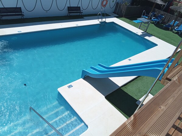 حمّام سباحة خارجي