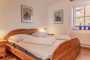 2 Schlafzimmer, Bügeleisen/Bügelbrett, kostenloses WLAN