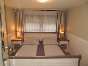 1 chambre, lit parapluie, Wi-Fi, draps fournis