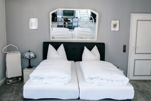 7 bedrooms, iron/ironing board, WiFi, bed sheets - Large vacation home with sauna and free wifi (Heiligenstadt i.OFr.)