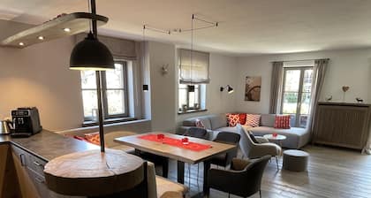 Sunny 100 sqm apartment for 4 people, garden, garage / near the lake