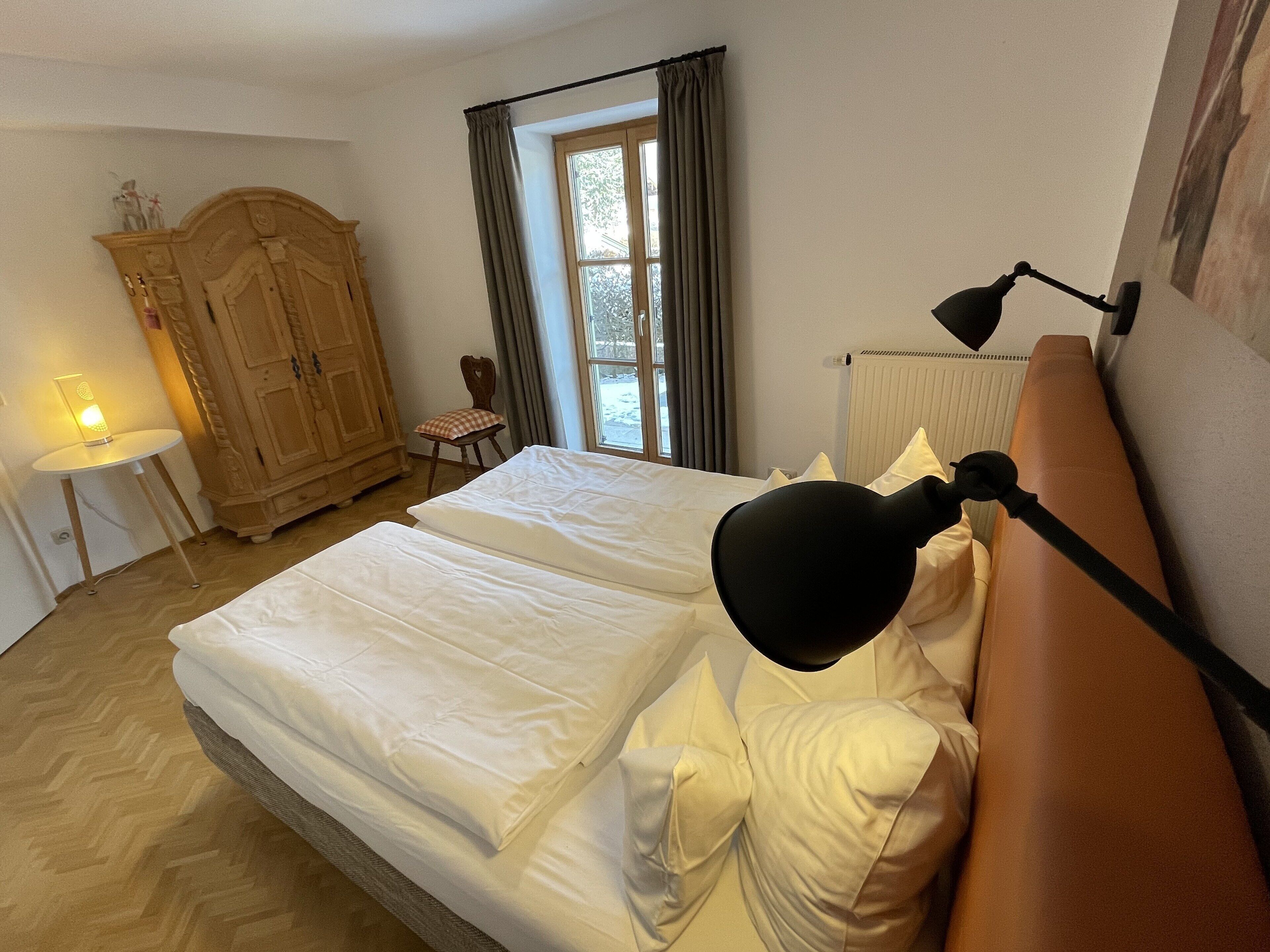 2 Schlafzimmer, Zimmersafe, Bügeleisen/Bügelbrett, WLAN