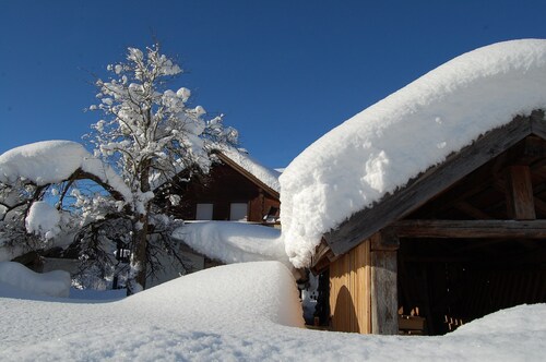 Cozy, comfortable vacation apartment in a quiet location with a view of the mountains