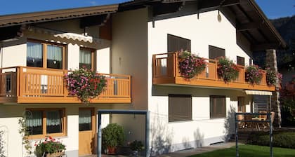 Cozy, comfortable vacation apartment in a quiet location with a view of the mountains