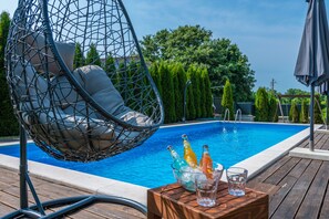 Outdoor pool - New beautiful Villa! Large private pool in a secluded garden, 6 bedrooms (Pazin)