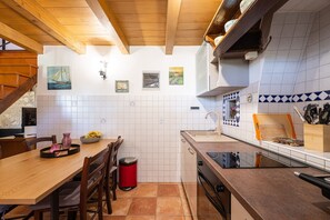 Kühlschrank, Ofen, Herdplatte, Geschirrspüler