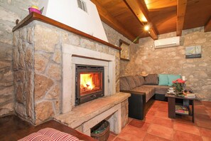 Fernseher, Kamin