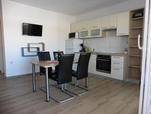Fridge, microwave, oven, dishwasher