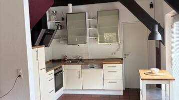 Kühlschrank, Ofen, Herdplatte, Geschirrspüler