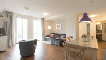 Télévision, lecteur de DVD, vidéothÚque, chaßne hi-fi