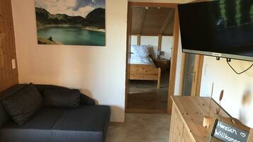 2 Schlafzimmer, Reisekinderbett, kostenloses WLAN, Bettwäsche
