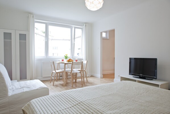 1 غرفة نوم ومكواة/لوح كي وواي فاي وملاءات أسرّة