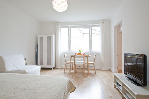 Moderne, ruhige Wohnung, nur 10 Minuten zur Innenstadt, wifi