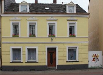 Wohnhaus, Ferienwohnung ist im Erdgeschoss