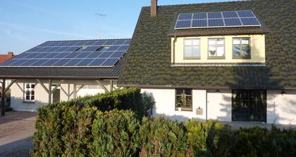 FW prĂšs de Fuhlendorf au sud de la cĂŽte de Bodden. 70m2 pour 4 personnes situation idyllique en forĂȘt