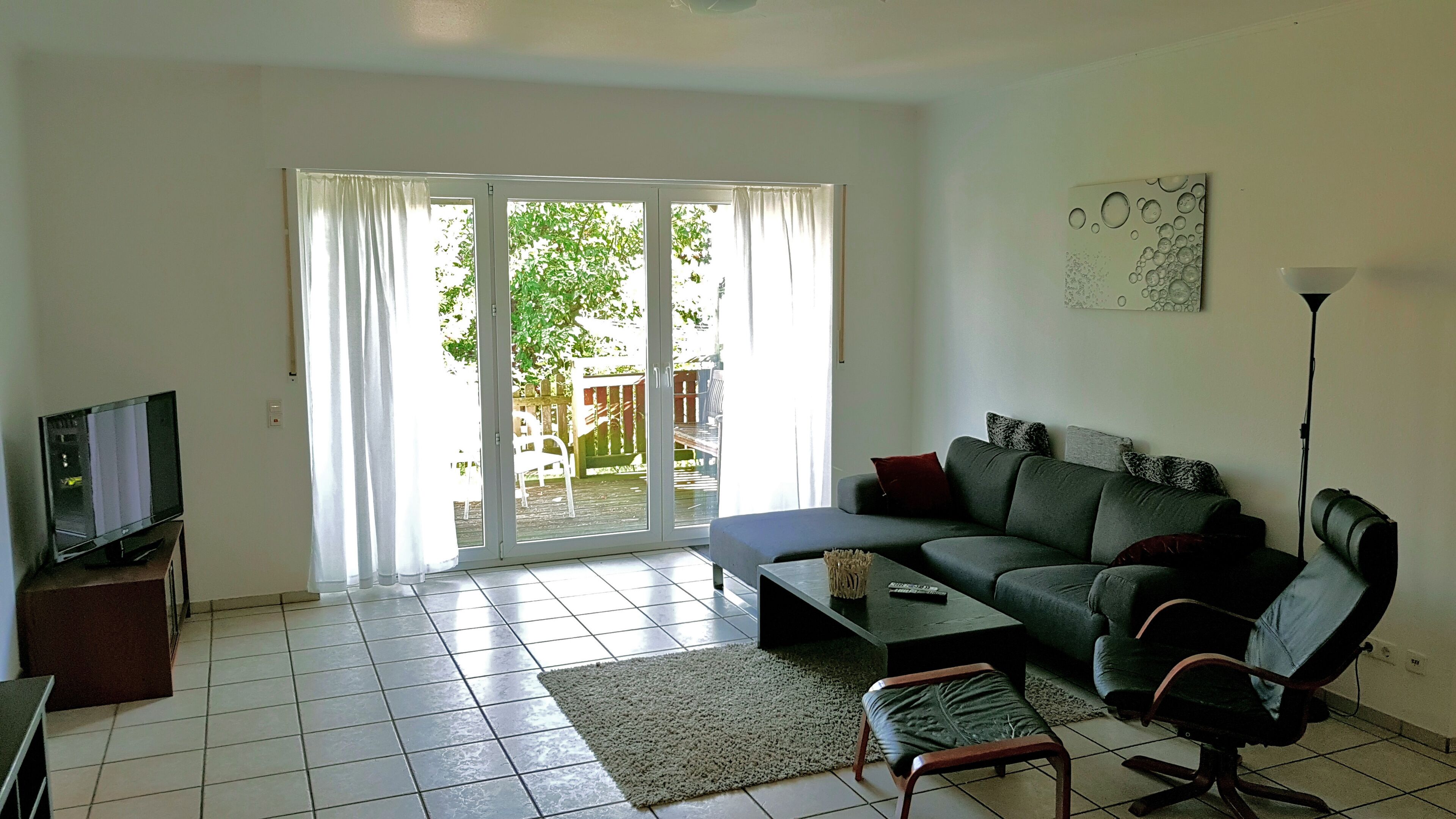 Modern apartment with schnem Fi, underfloor heating and a balcony on the edge