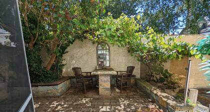 center. App.(35sqm) in d. Old town / outdoor terrace, car + bicycle parking space