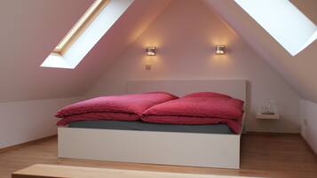 3 Schlafzimmer, Reisekinderbett, kostenloses WLAN, Bettwäsche