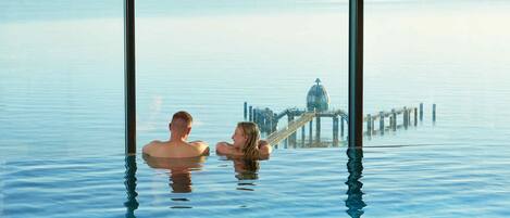 Indendørs pool, udendørs pool