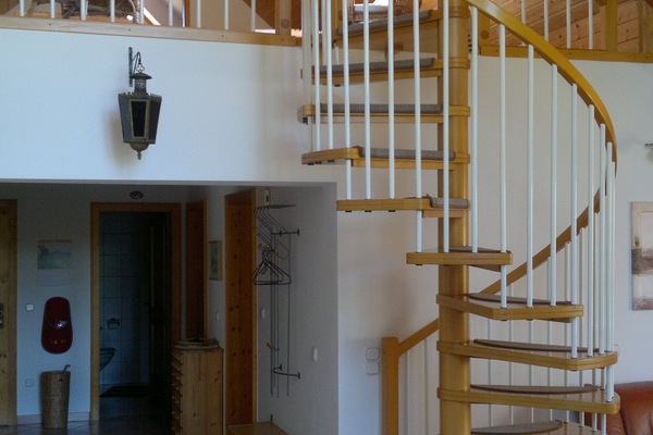 Wendeltreppe zur Galerie