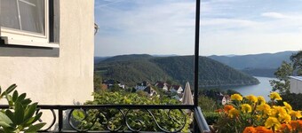 Nice apartment with beautiful lake view and large garden