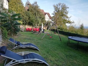 Property grounds - Nice apartment with beautiful lake view and large garden (Waldeck)