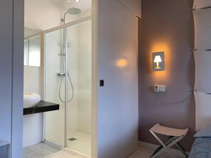 Shower, hair dryer - Villa Sonni - Three Bedroom Villa, Sleeps 6 (L'Escala)