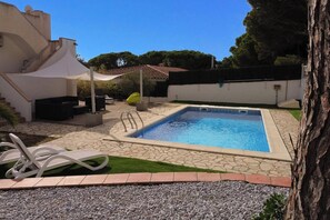 Pool - Villa Sonni - Three Bedroom Villa, Sleeps 6 (L'Escala)