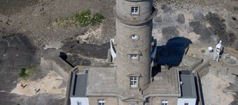 Duplex overlooking the port in the heart of the city.