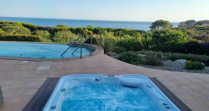 Hermosa villa exclusiva con piscina directamente en el mar / Atlántico, WiFi