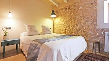 1 chambre, lit parapluie, draps fournis