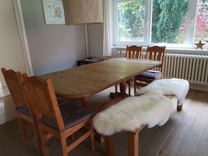 Dining - large holiday home, 350 m to the nearest beach stairs (Hohwacht)