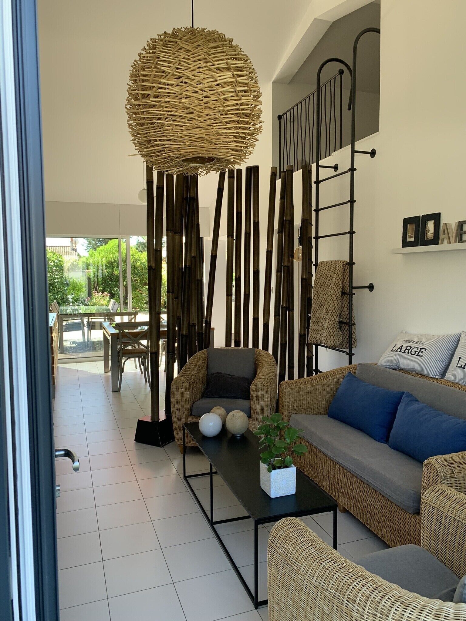 Televisie, boeken en een stereo