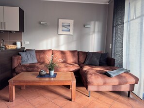 Télévision, livres, chaîne hi-fi