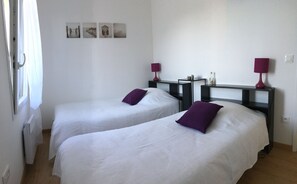 2 bedrooms, iron/ironing board, travel cot, free WiFi
