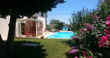 Very pleasant, quiet villa with private, secure swimming pool