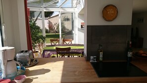 Interior - Very pleasant, quiet villa with private, secure swimming pool (Candillargues)